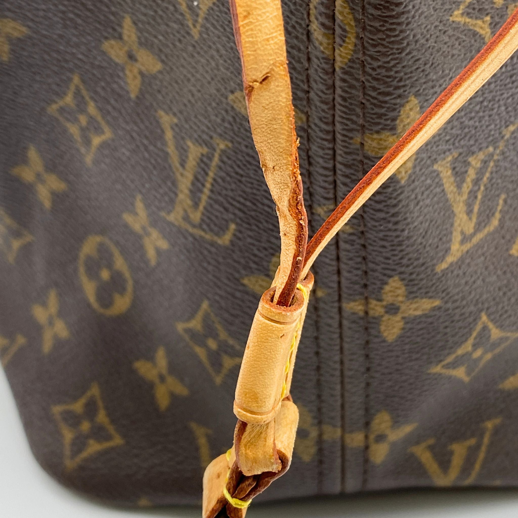 Louis Vuitton Neverfull Monogram Canvas Tote Bag