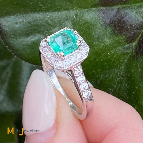 14K White Gold 0.63ct Emerald .27cts Diamond Halo Ring Size 4.5