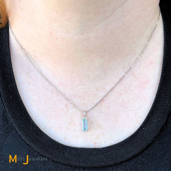 18K White Gold 1ct Emerald Cut Aquamarine Dangle Pendant and Necklace