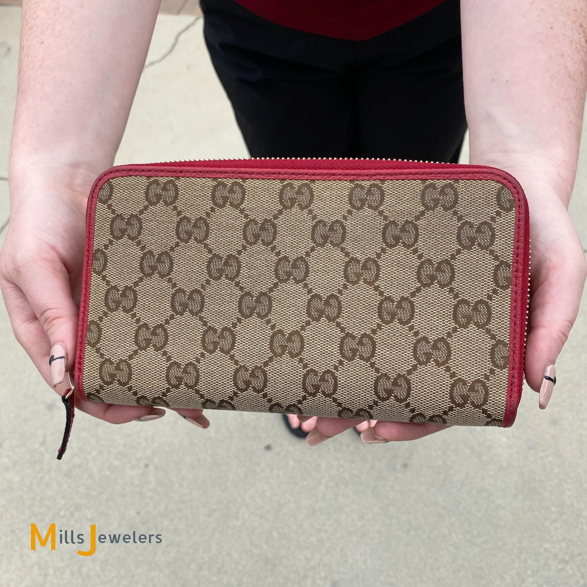 Gucci GG Beige Logo Long Canvas Leather Red Bifold Zip Gucci GG Beige Logo Long Canvas Leather Red Bifold Zip