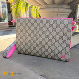 RARE Gucci X Currynew 2025 Playful Series GG Supreme Canvas Fuchsia Clutch Zipper Bag