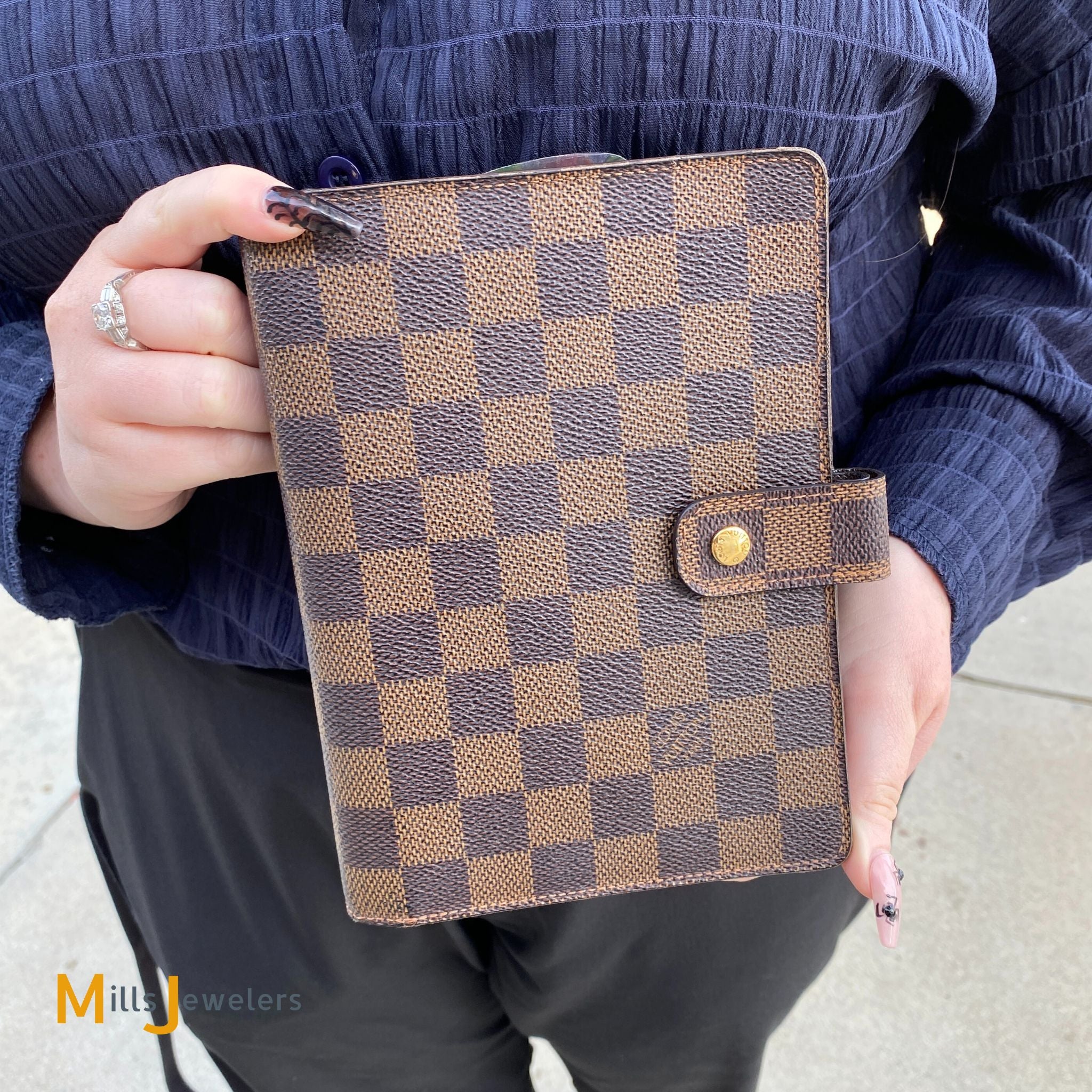 Louis Vuitton Medium Ring Agenda Cover Damier Ebene with Notepad Refil –  Mills Jewelers & Loan