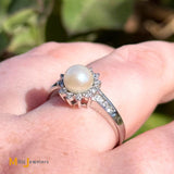 Vintage 14K White Gold 0.21ctw Diamond and 1.6ct Cultured Pearl Halo Ring Size 8