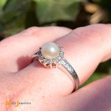 Vintage 14K White Gold 0.21ctw Diamond and 1.6ct Cultured Pearl Halo Ring Size 8