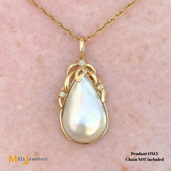 Vintage World Wide Imports 14K Yellow Gold 0.03ctw Diamond and Mabe Pearl Pendant