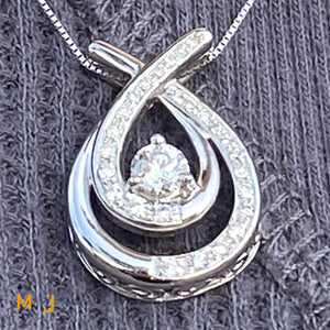14k white gold 0.5ctw diamond pendant