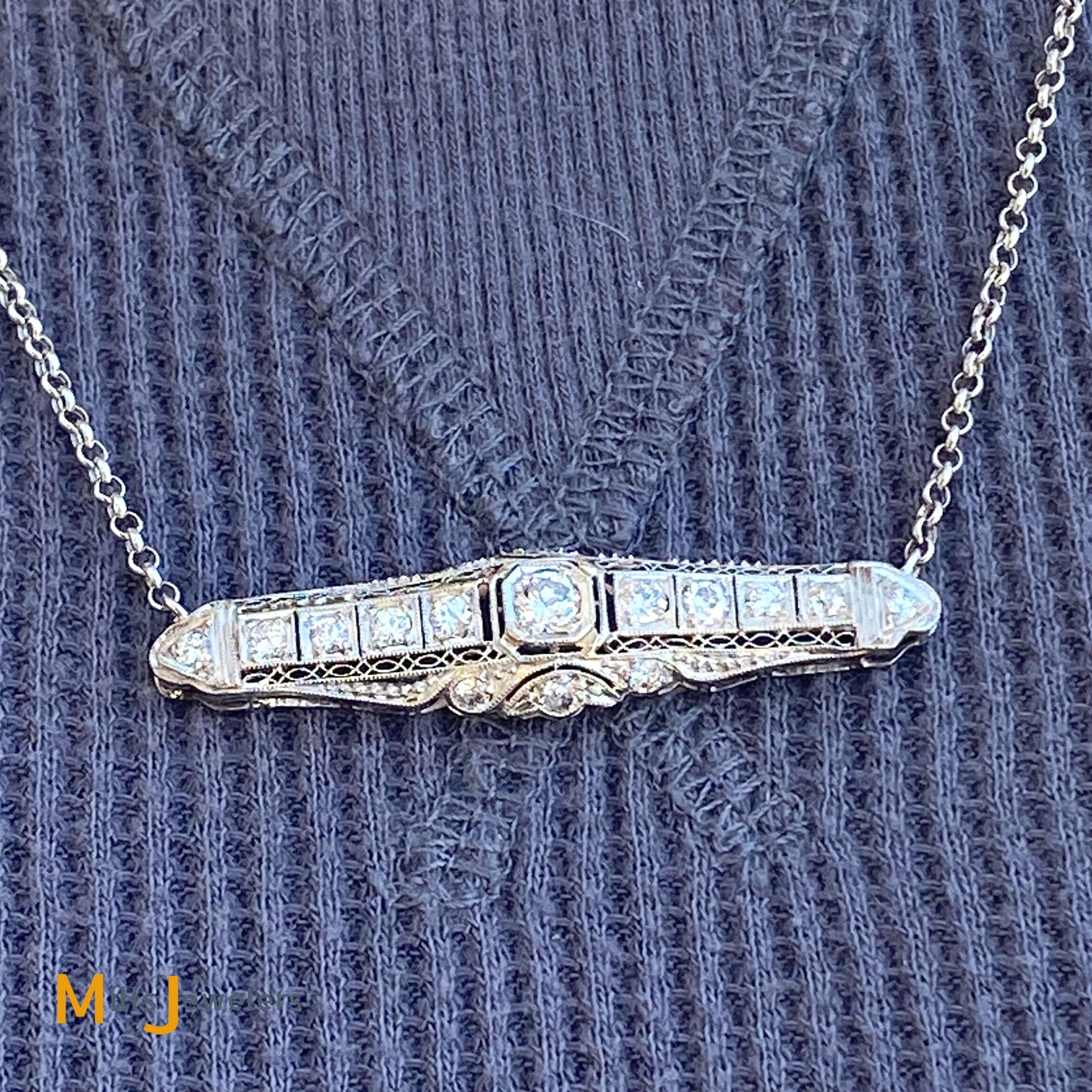 Art Deco Pendant, 18 Kt Yellow Gold, Ónix and Diamonds, France, 1930s for  sale at Pamono