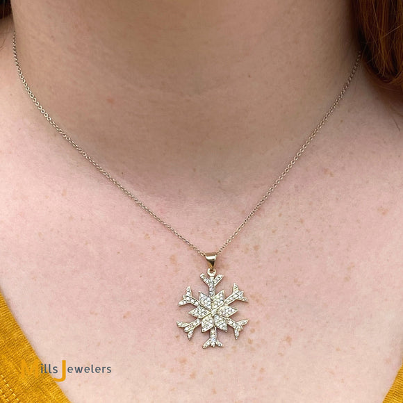 18K White Gold 0.75ctw Diamond Snowflake Pendant Necklace