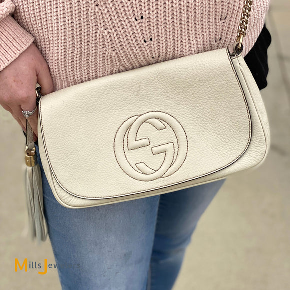 Gucci Soho Off-White Chain Strap Pebbled Calfskin Shoulder Bag
