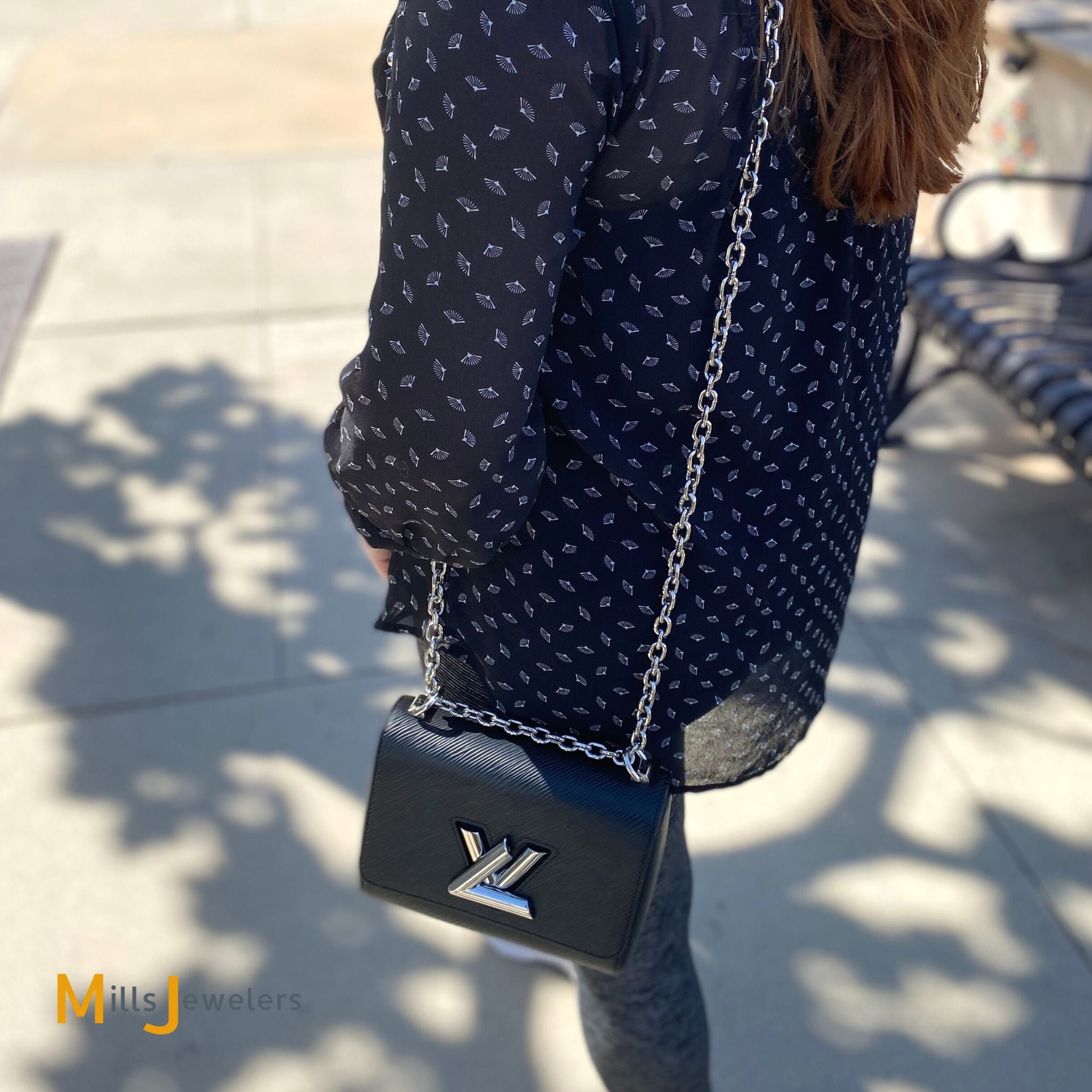 black shoulder bag louis vuitton