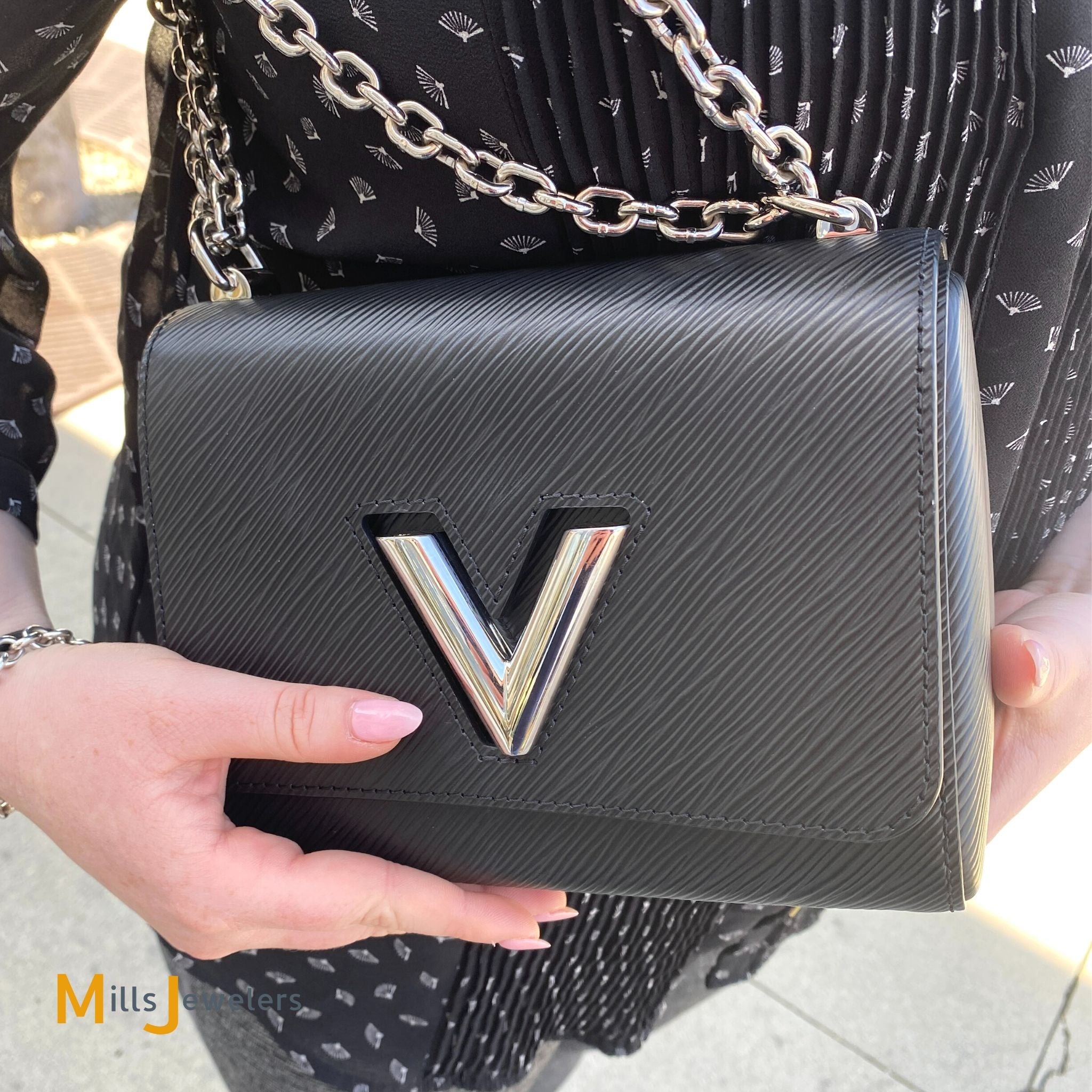 Louis Vuitton Twist mm Black EPI