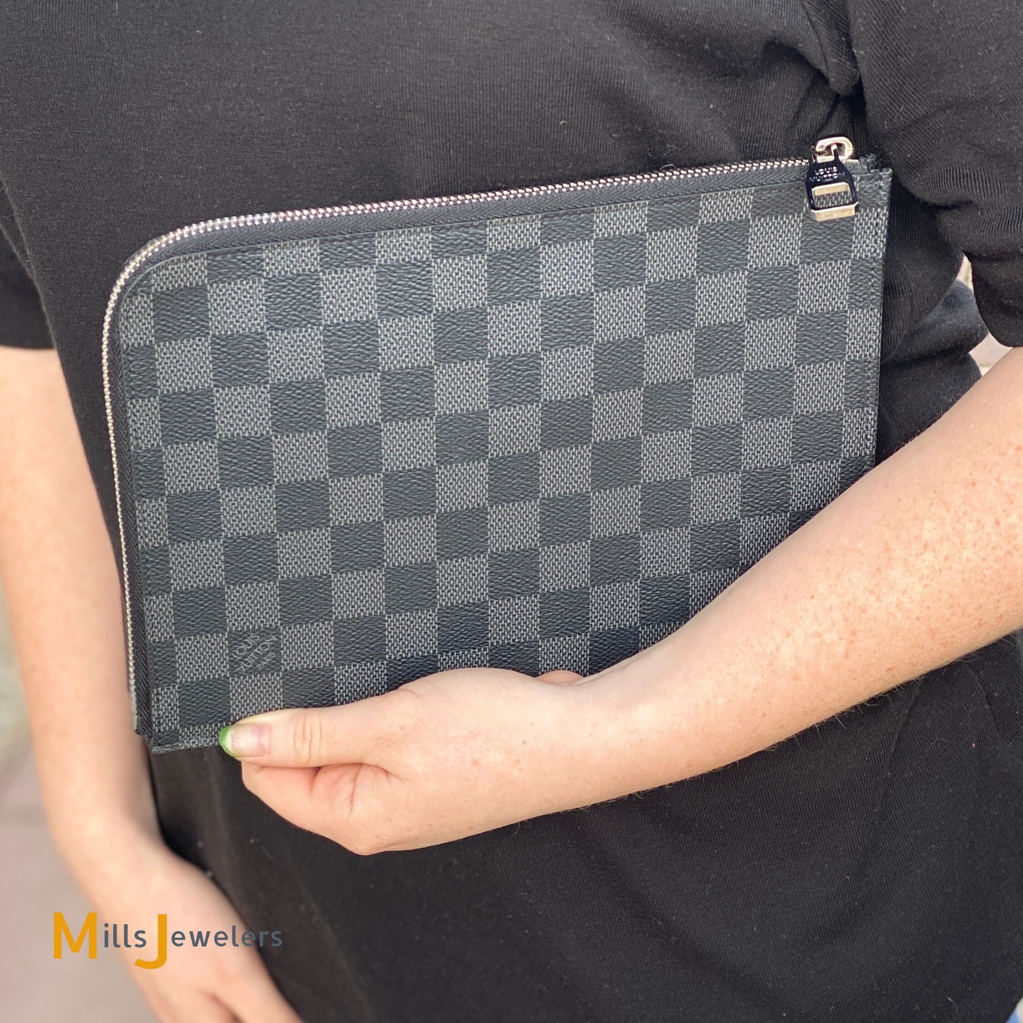 Louis Vuitton Medium Pochette Damier Graphite – Mills Jewelers & Loan