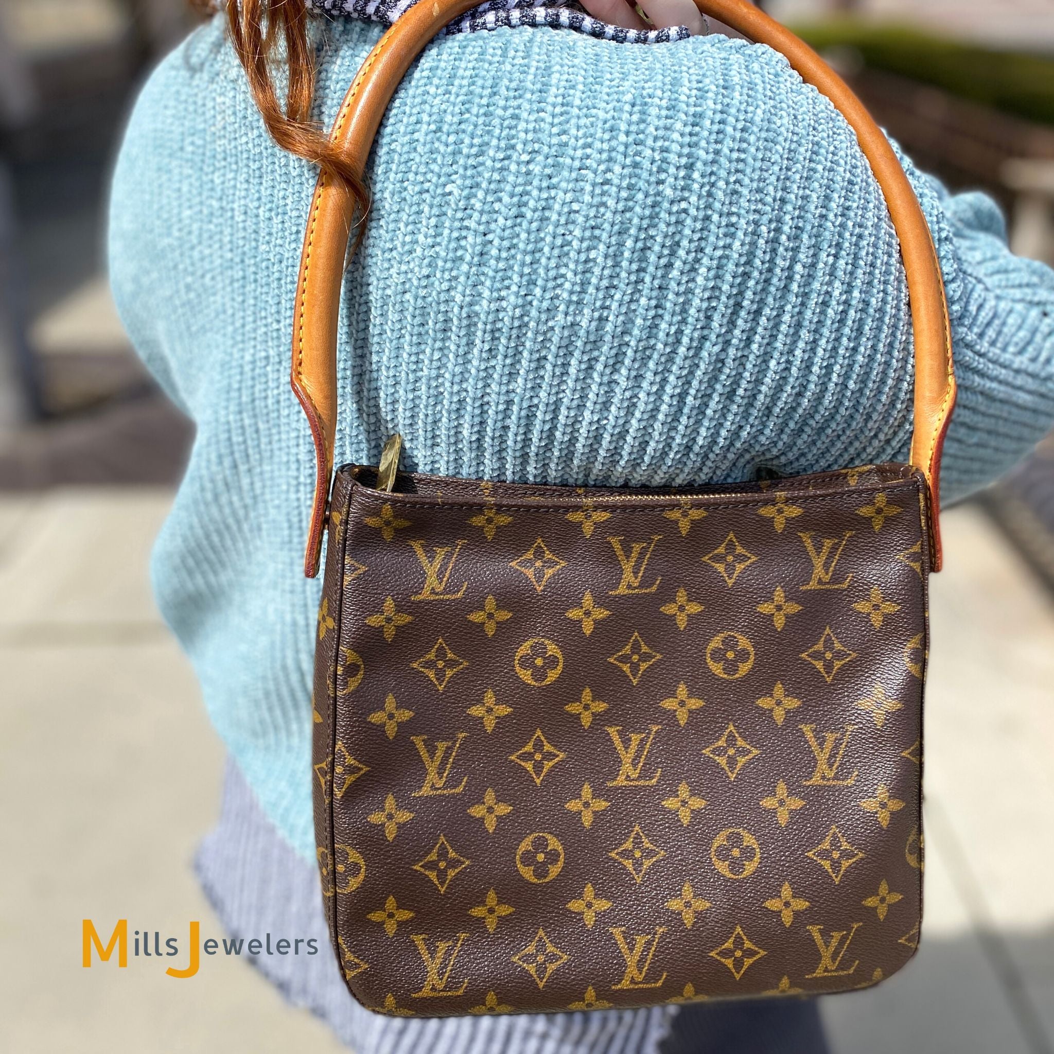 LOUIS VUITTON LOOPING MM SHOULDER BAG, MONOGRAM CANVAS - Still in