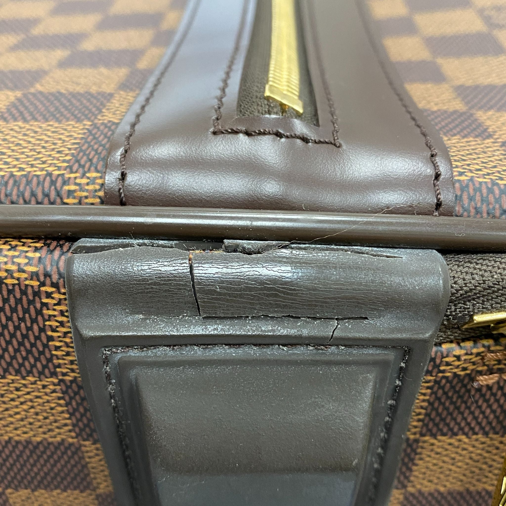 vuitton travel bag with wheels