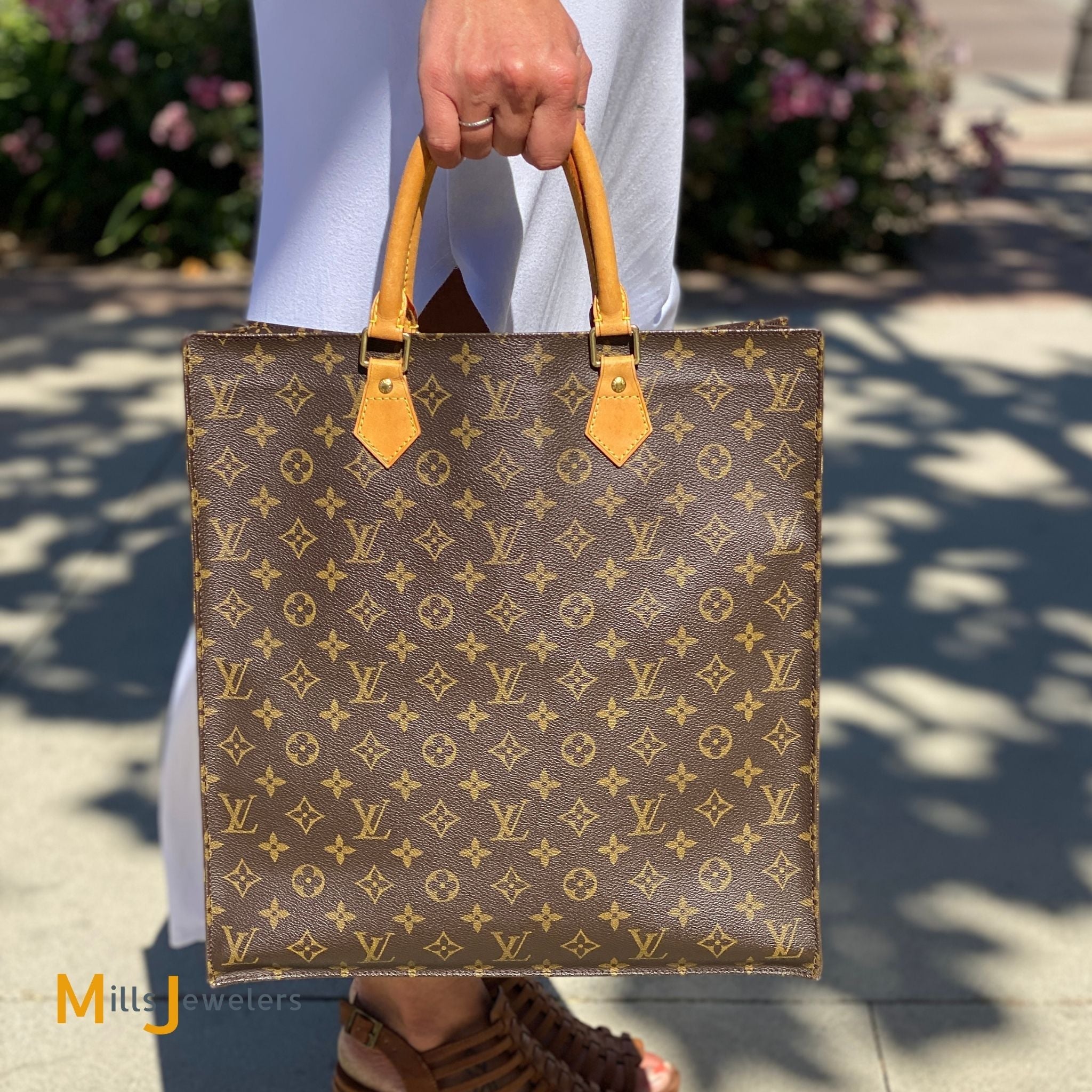 Uenighed Min Alabama Louis Vuitton Vintage Sac Plat Monogram Canvas Tote Bag – Mills Jewelers &  Loan